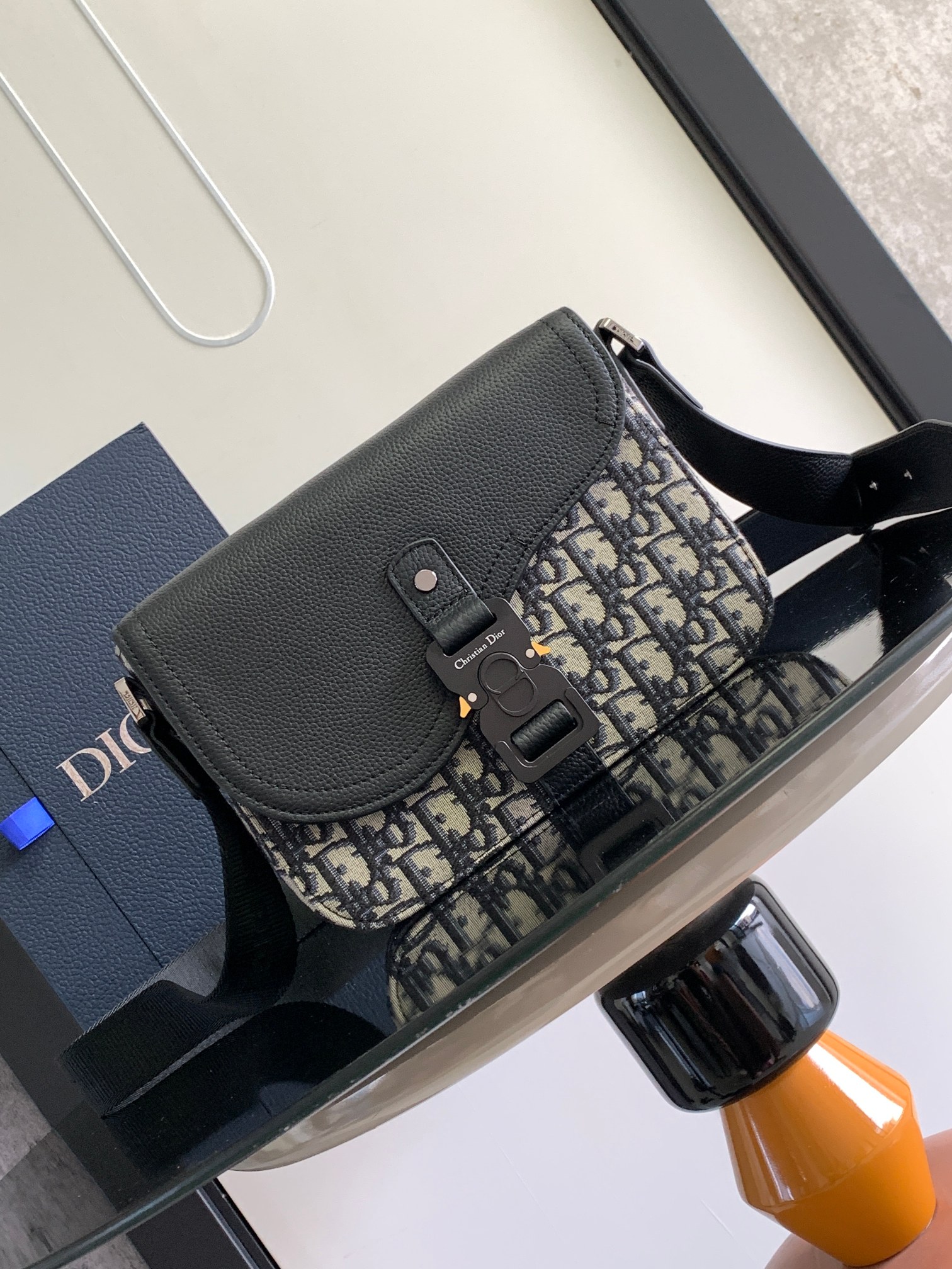 a1695890135488_1524.jpg Small Saddle Messenger - Image 1