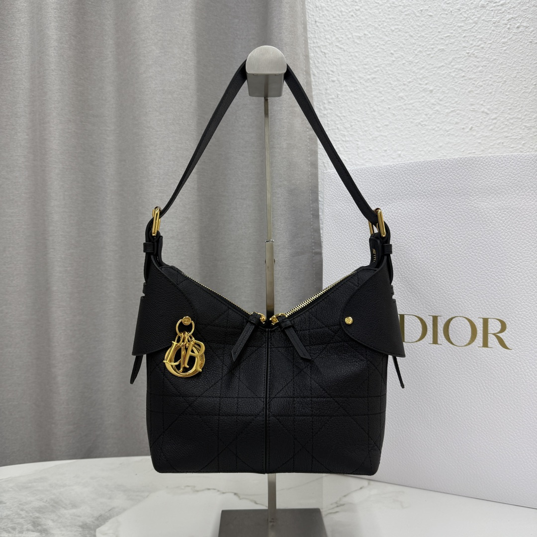 cmp_o_1j56gncd321nku3o3q14jv1hdu1.jpeg Voyage Bag Small - Image 1