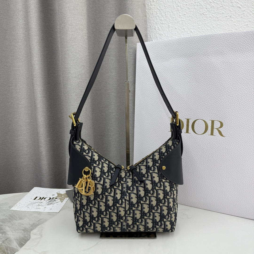 cmp_windows1759767895460_1459822063-1301898462.jpg Voyage Bag Small - Image 1