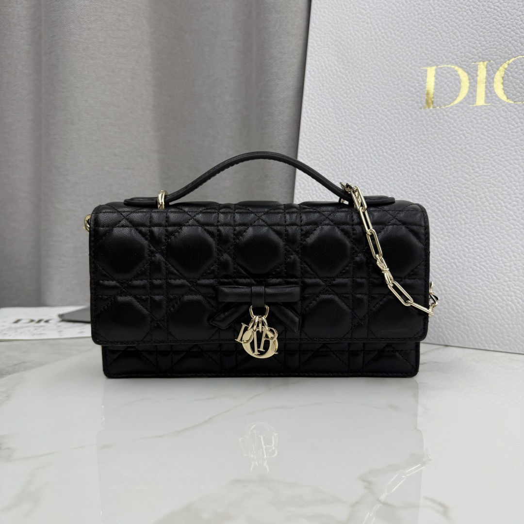 cmp_windows1769295270388_8648598102025110244.jpg My Dior Mini Bag - Image 1