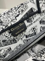 Book Tote Medium - Image 9