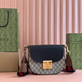 Padlock Small GG Shoulder Bag Medium 25cm
