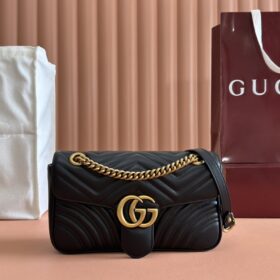 GG Marmont medium  shoulder bag 26cm