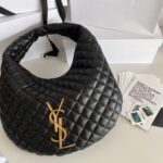 ICARE hobo in quilted nappa - Image 8