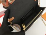 DAUPHINE CHAIN WALLET - Image 6