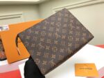 TOILETRY POUCH 26 - Image 9
